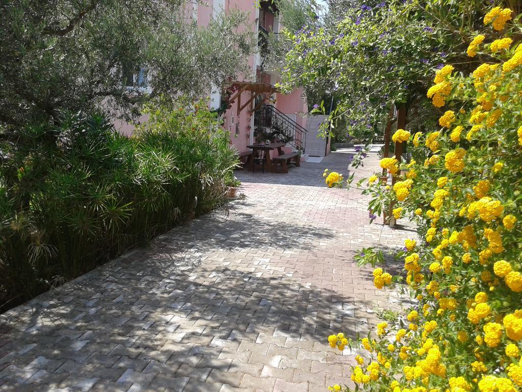 Elpida Studio Trapezaki  Exterior photo